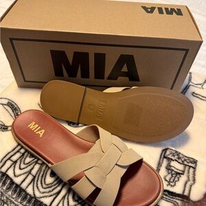 Mia Poliana Sandals